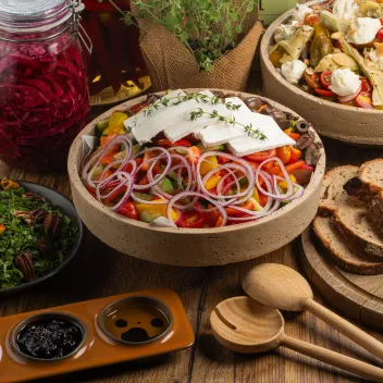 סלט יווני גדול