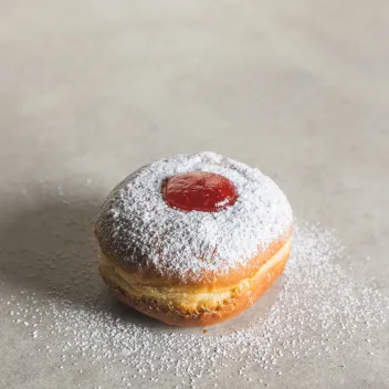 סופגניית ריבת תות קלאסית 