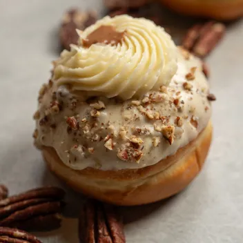 סופגניית שוקולד לבן- פקאן 