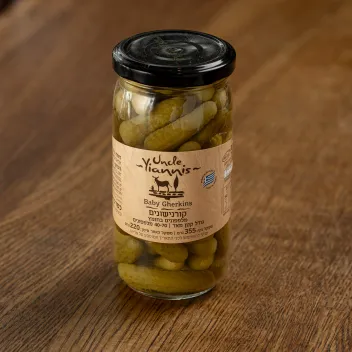 קורנישונים בחוץ 